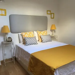 Apartment Shabby Chic Bairro Alto 3, Lisbon