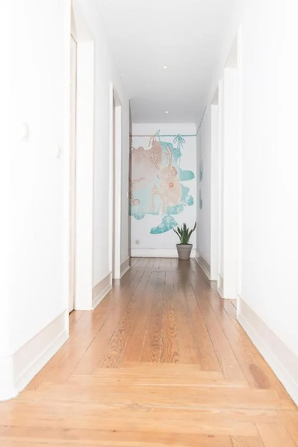 Flattered To Be In Lisboa Apartment